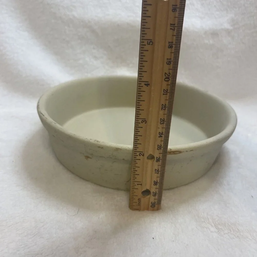 The Pampered Chef stoneware Round pie‎ plate 8” 015 USA